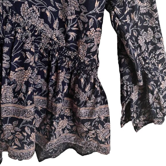 Lucky Brand Womens V-Neck Batik Floral Peplum Top Sz Small Stretch Dark Navy - Picture 7 of 12